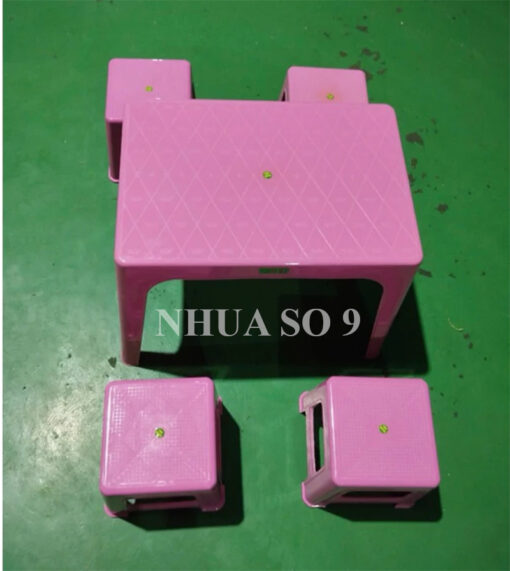 Bộ bàn ghế nhựa màu hồng 3N
